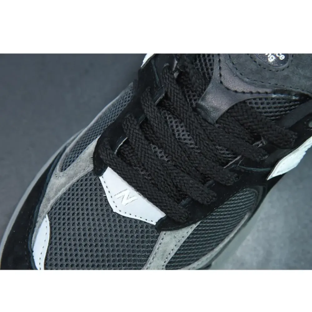 New Balance 2002R Black Dark Grey White  M2002RR1