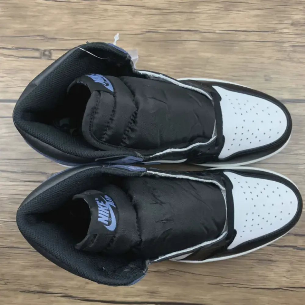 Air Jordan 1 Retro High OG Summit White/Blue Moon-Black  555088-115