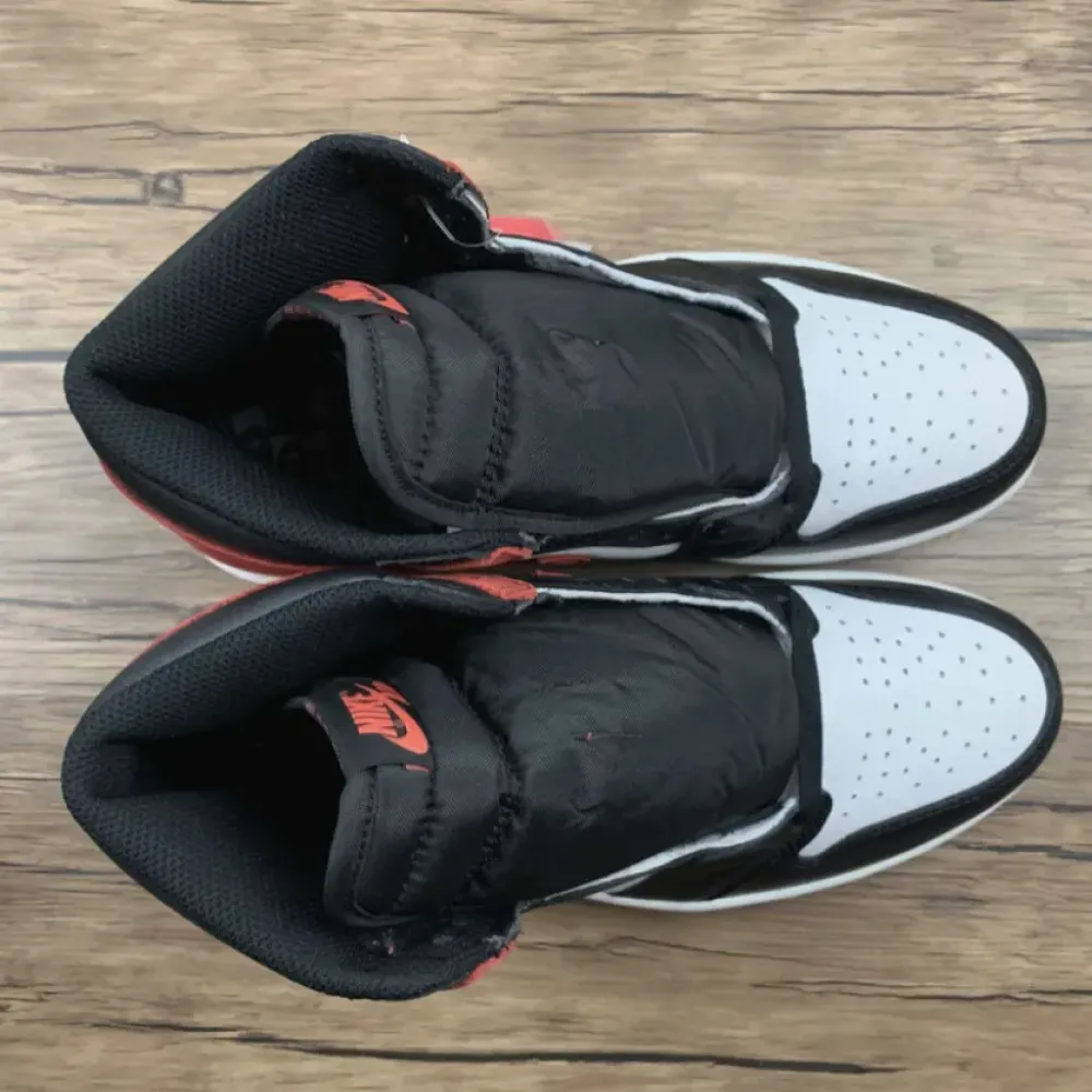 Air Jordan 1 Retro High OG “6 Rings” Summit White/Track Red-Black  555088-112