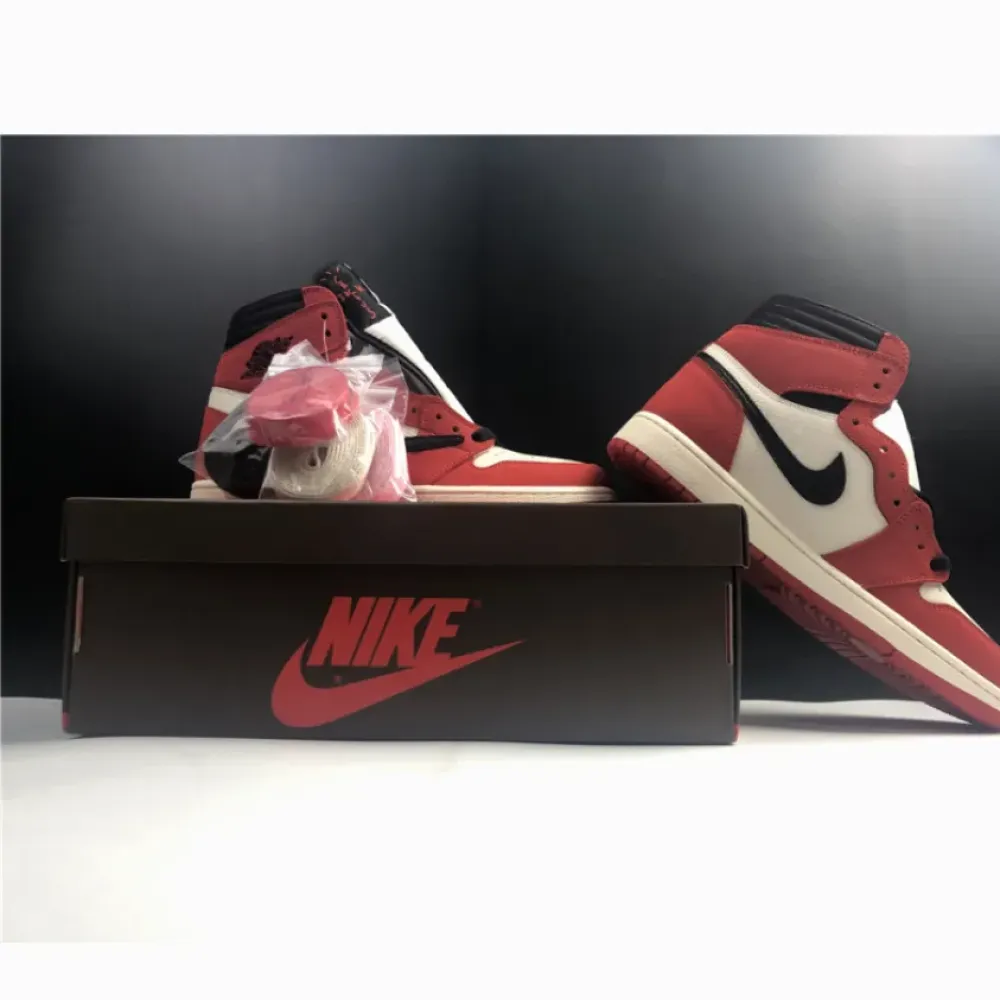 Travis Scott x Air Jordan 1 High OG “Chicago” Red White