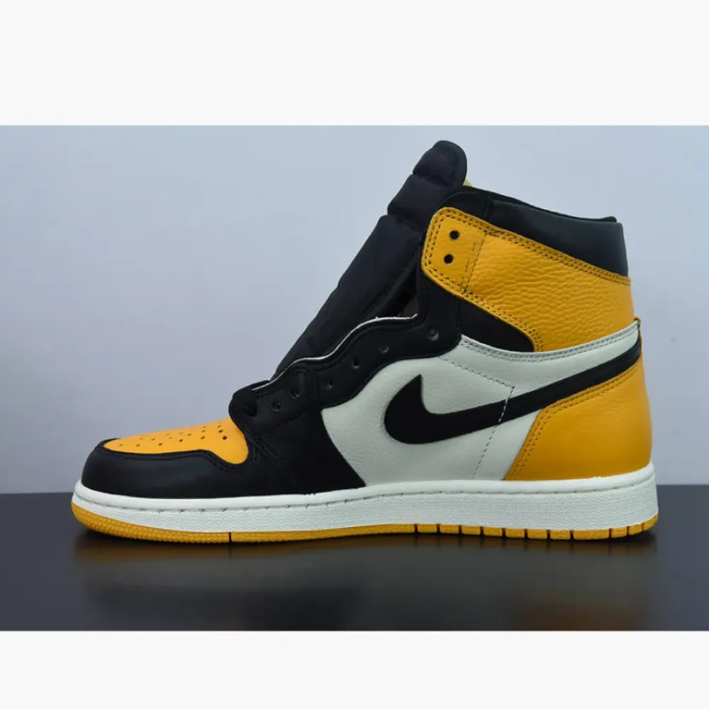 Air Jordan 1 Retro High OG ‘Yellow Toe’ Taxi/Black-Sail  555088-711