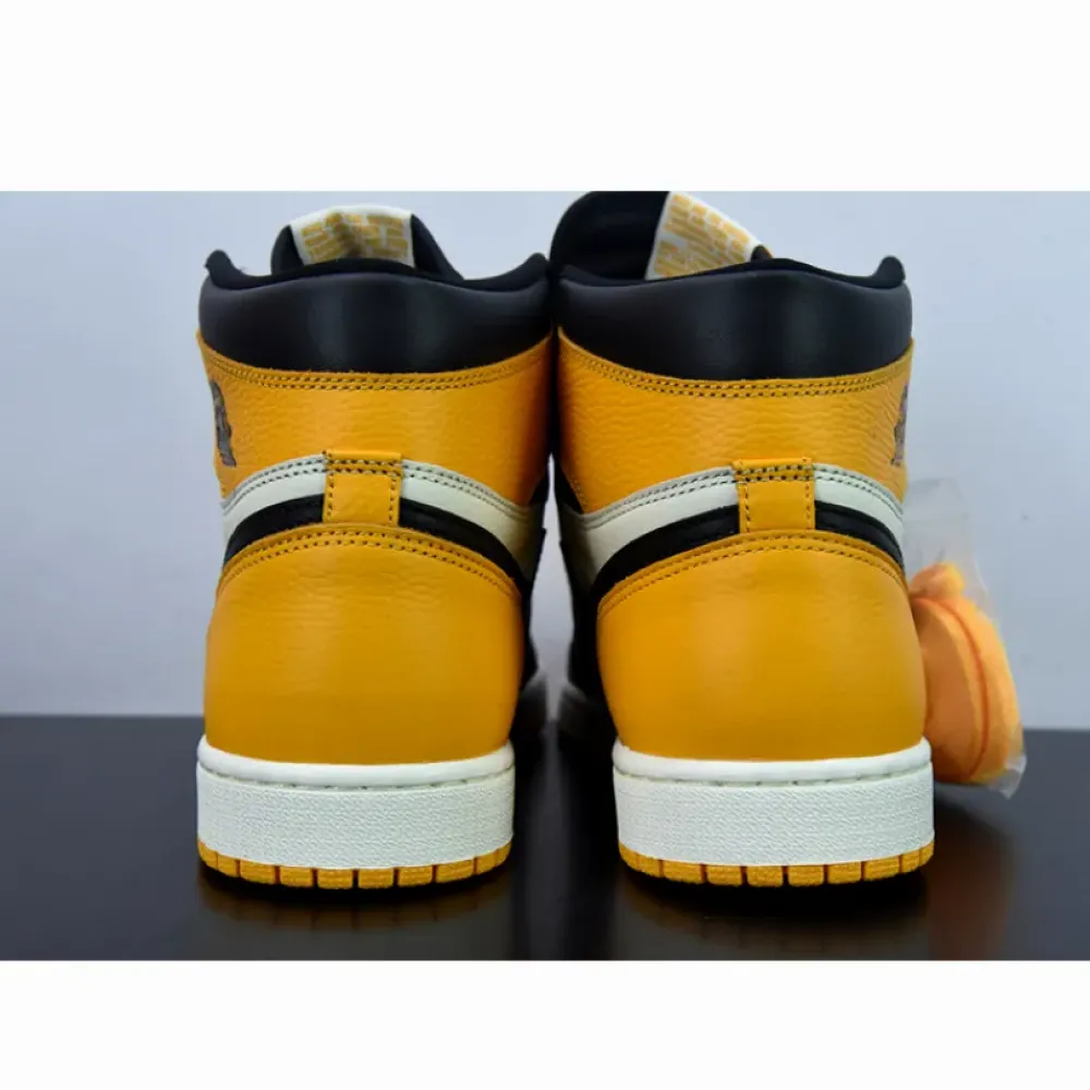 Air Jordan 1 Retro High OG ‘Yellow Toe’ Taxi/Black-Sail  555088-711