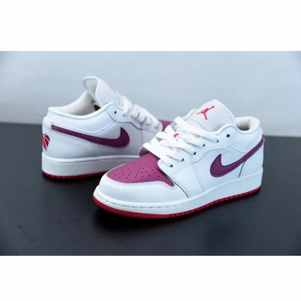 Air Jordan 1 Low GS ‘White Berry’  554723-161