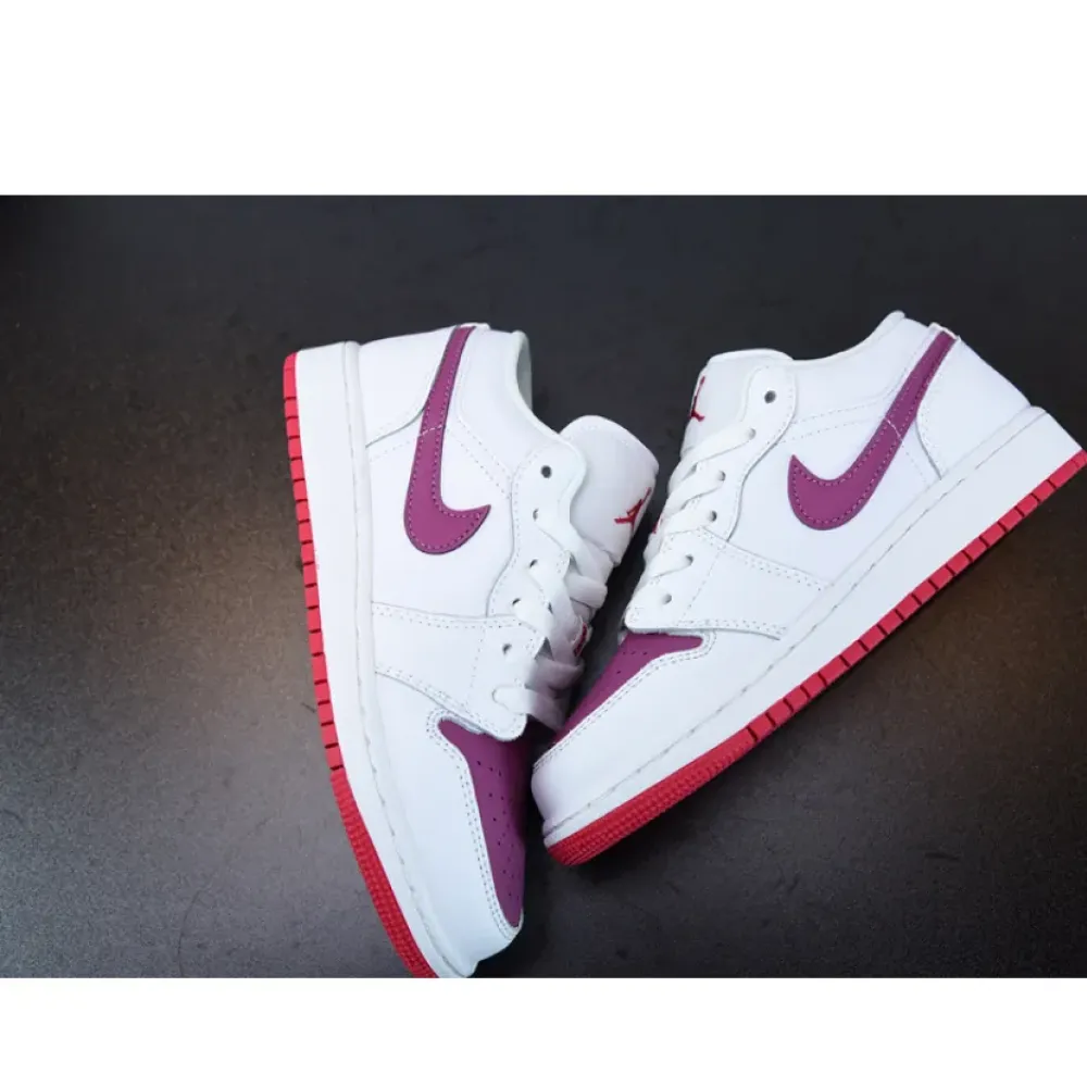 Air Jordan 1 Low GS ‘White Berry’  554723-161