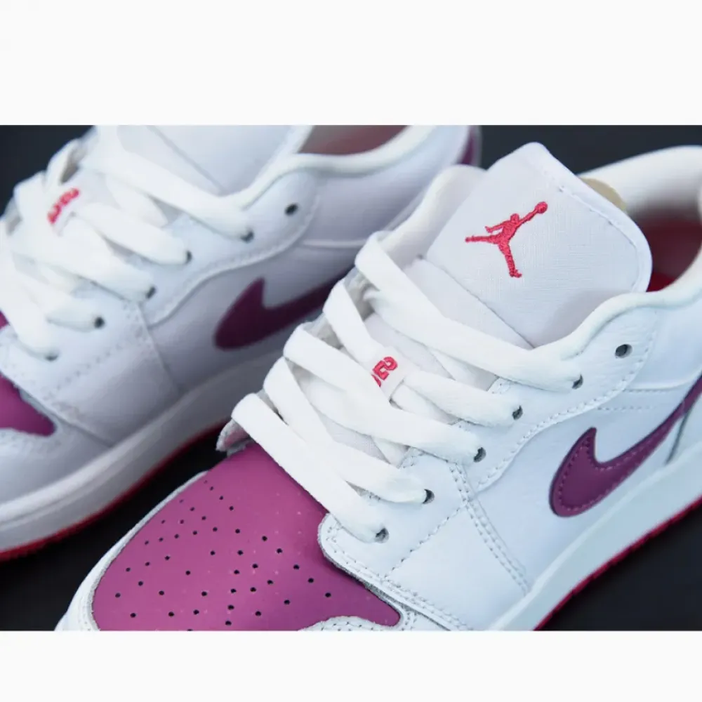 Air Jordan 1 Low GS ‘White Berry’  554723-161
