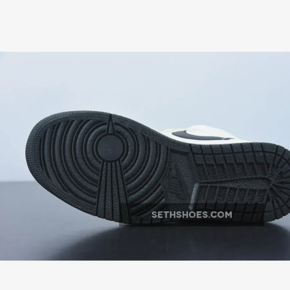 Air Jordan 1 Mid Coconut Milk/Black-White  BQ6472-121