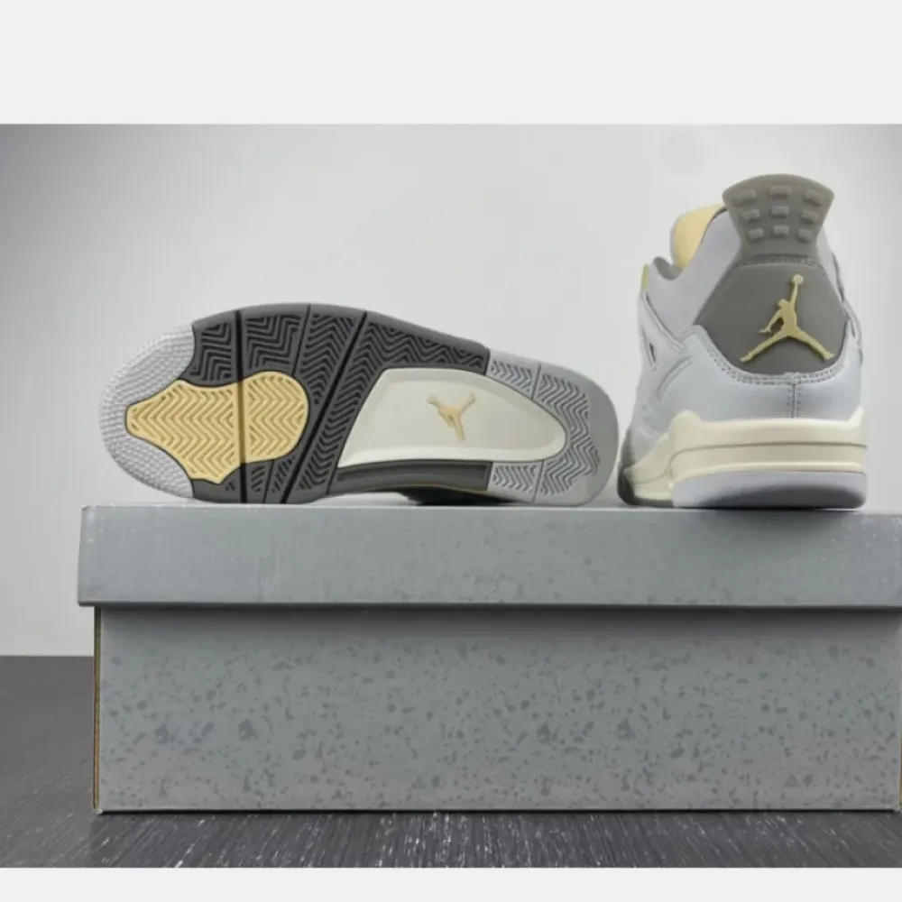 Air Jordan 4 SE Craft Photon Dust/Pale Vanilla  DV3742-021