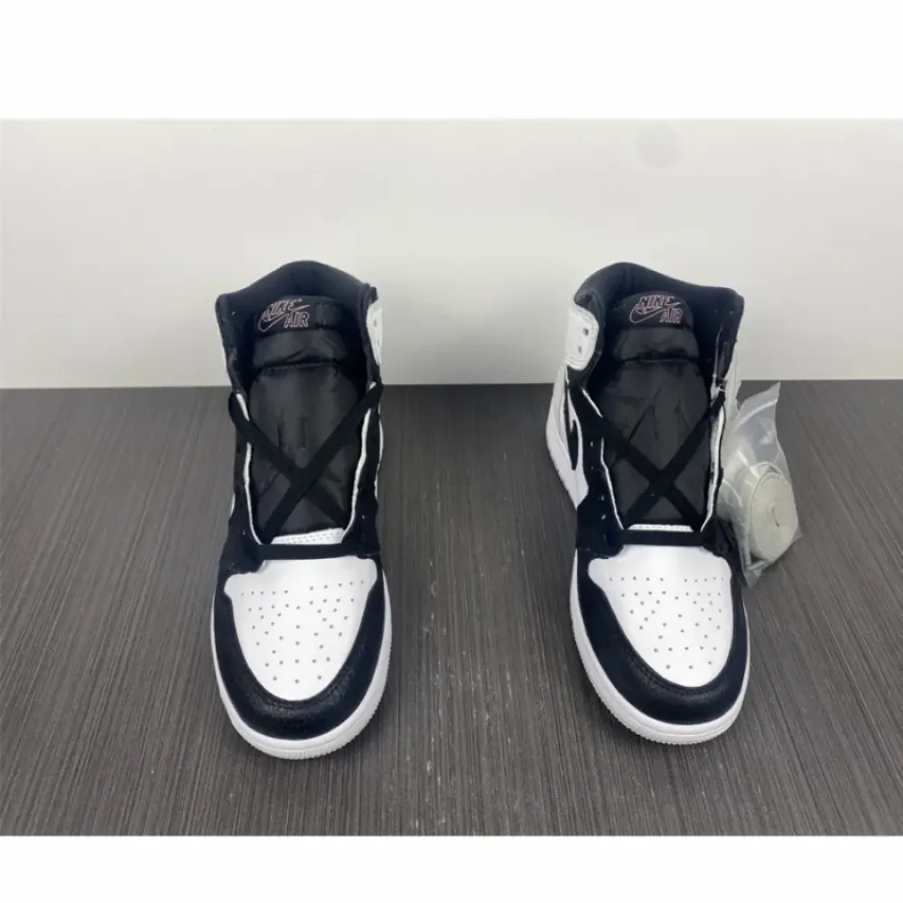 Air Jordan 1 High OG “Stage Haze” White/Black/Grey Fog  555088-108