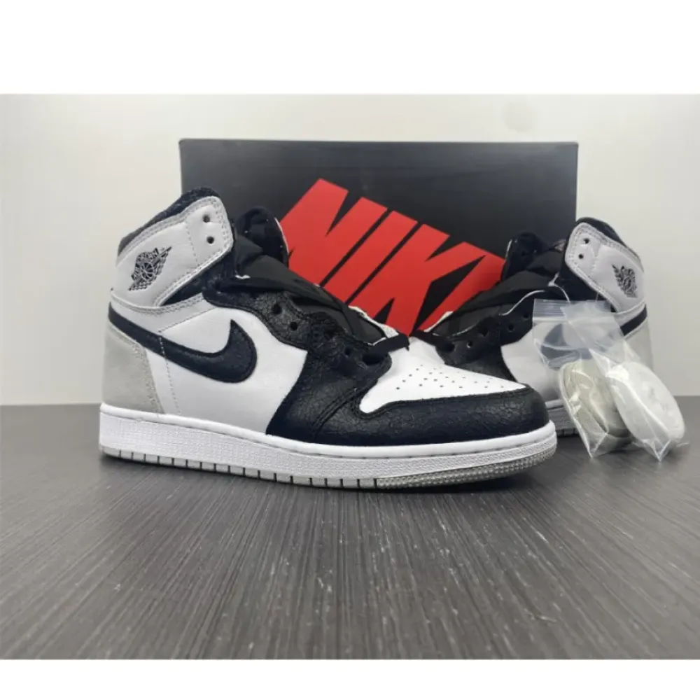 Air Jordan 1 High OG “Stage Haze” White/Black/Grey Fog  555088-108