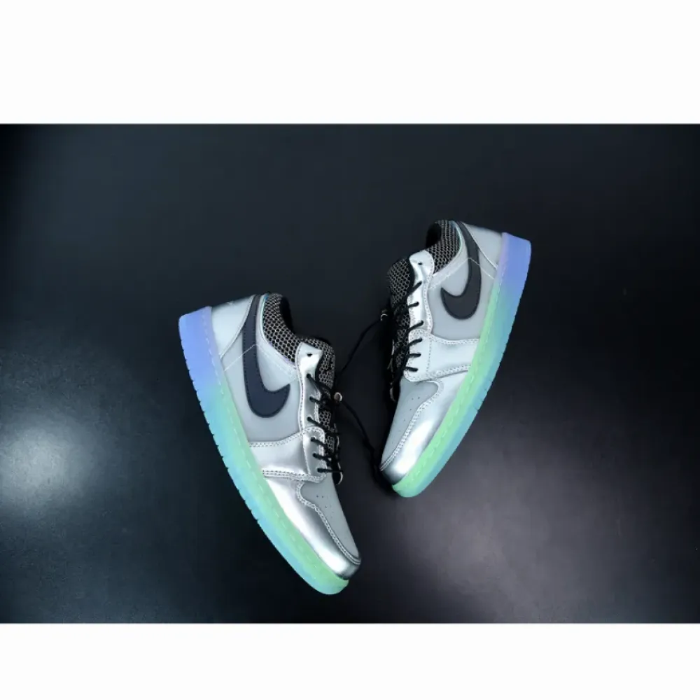 Air Jordan 1 Low SE Toggle Silver  DJ5199-109