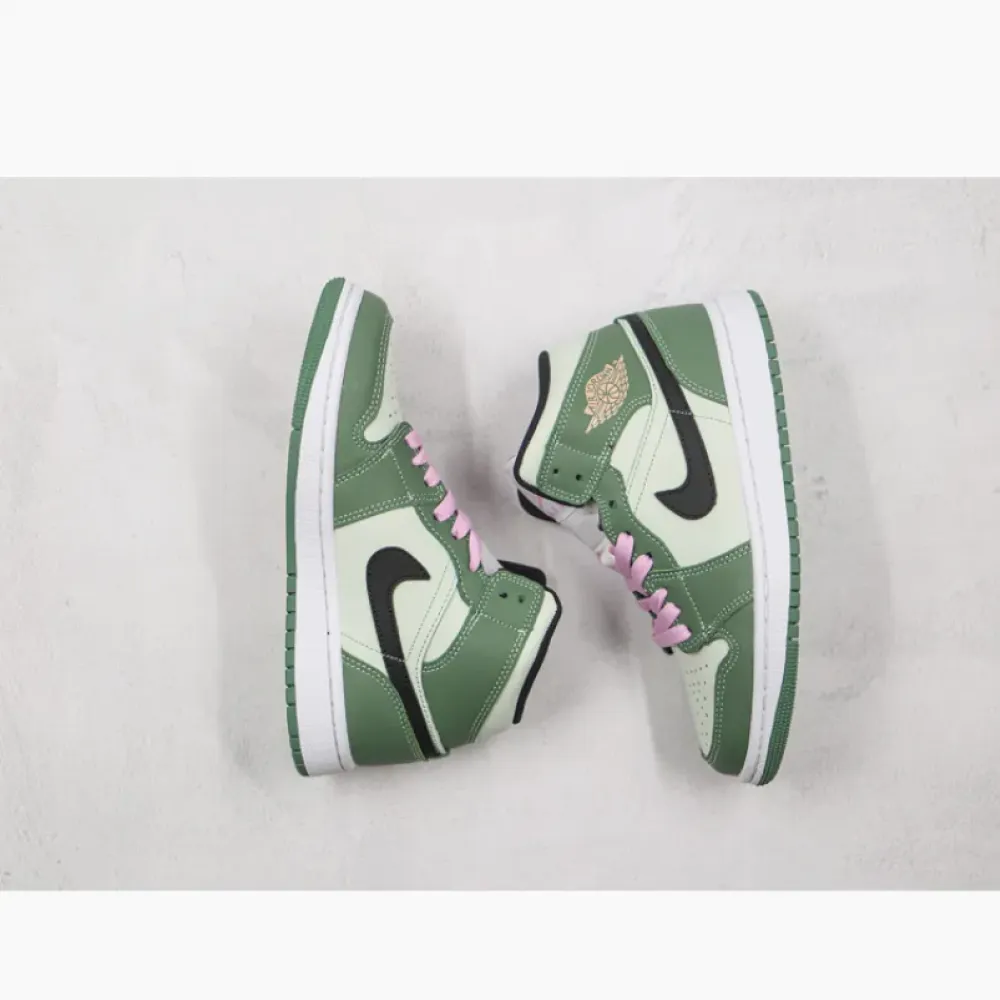 Air Jordan 1 Mid SE Dutch Green/Black-Barely Green  CZ0774-300