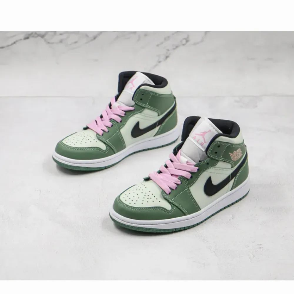 Air Jordan 1 Mid SE Dutch Green/Black-Barely Green  CZ0774-300