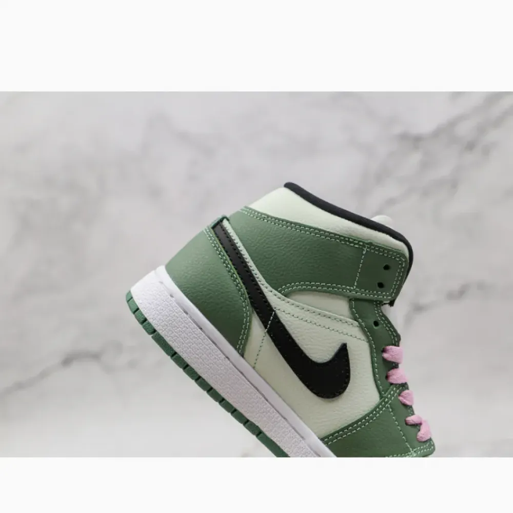 Air Jordan 1 Mid SE Dutch Green/Black-Barely Green  CZ0774-300