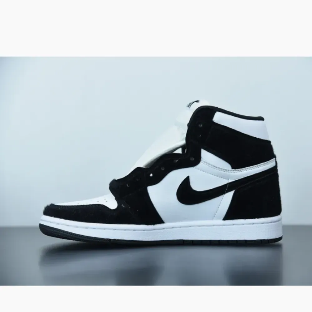 Air Jordan 1 Retro High OG ‘Panda’ Black/Black-Metallic Gold-White CD0461-007