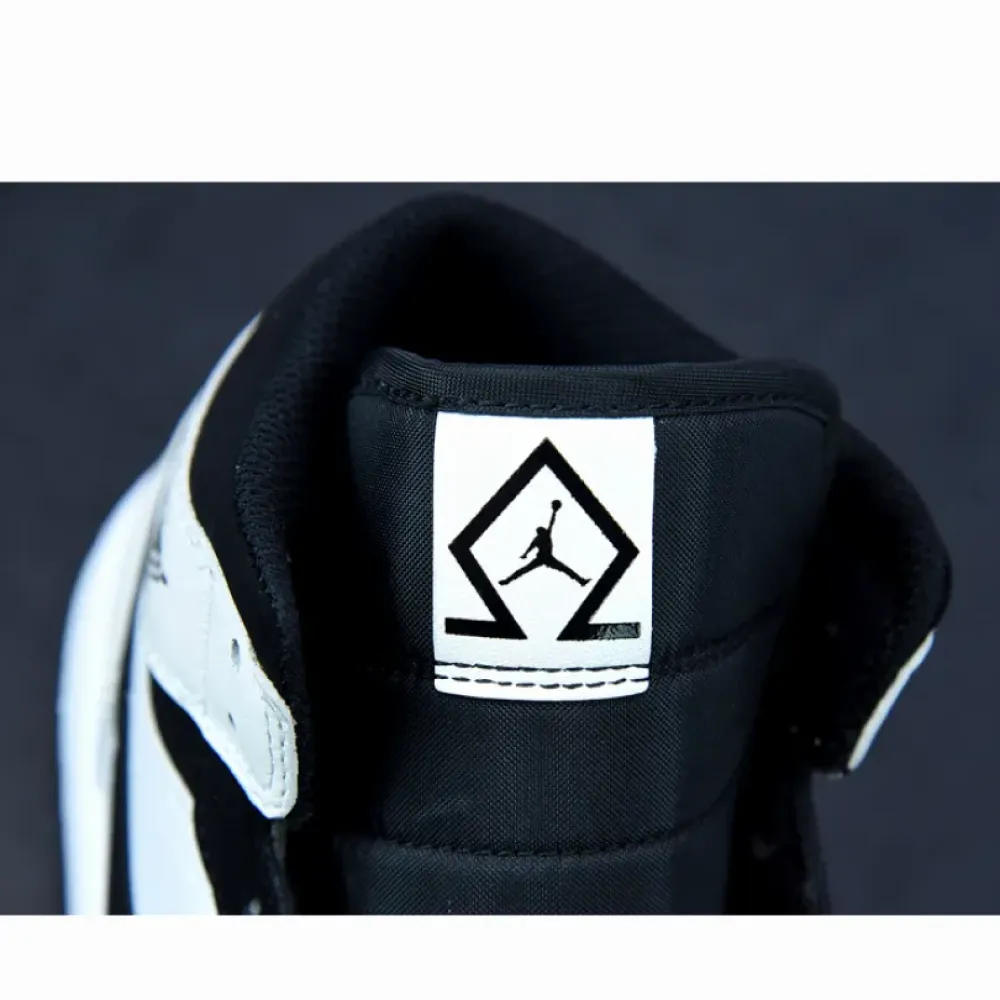 Air Jordan 1 Mid “Diamond Shorts”  DH6933-100