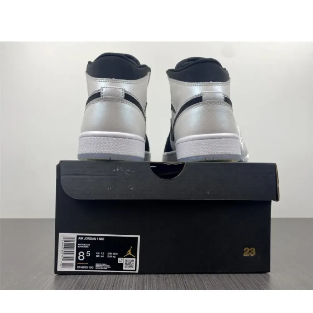 Air Jordan 1 Mid “Diamond Shorts”  DH6933-100