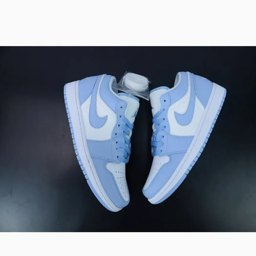 Air Jordan 1 Low “Aluminum”  DC0774-141