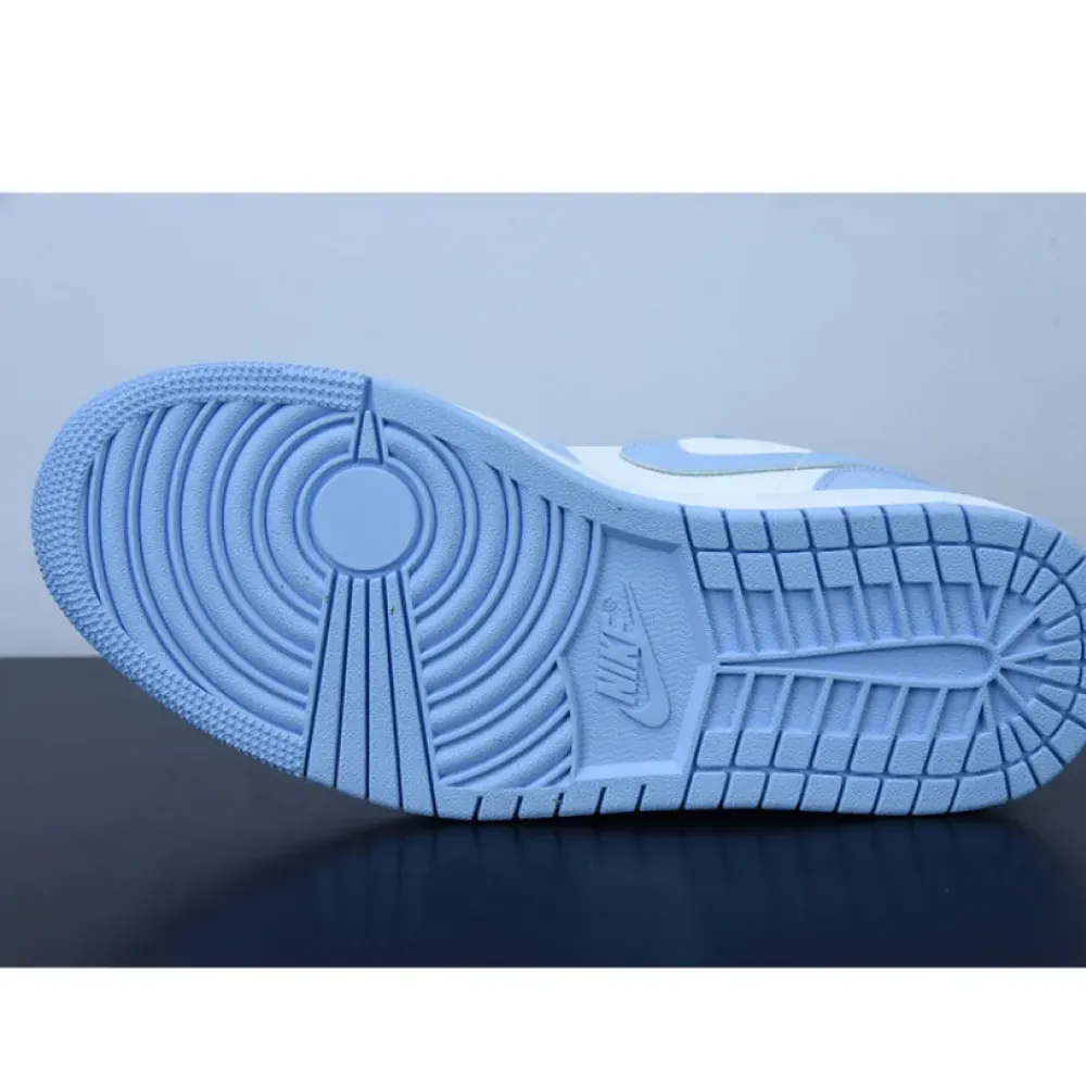 Air Jordan 1 Low “Aluminum”  DC0774-141