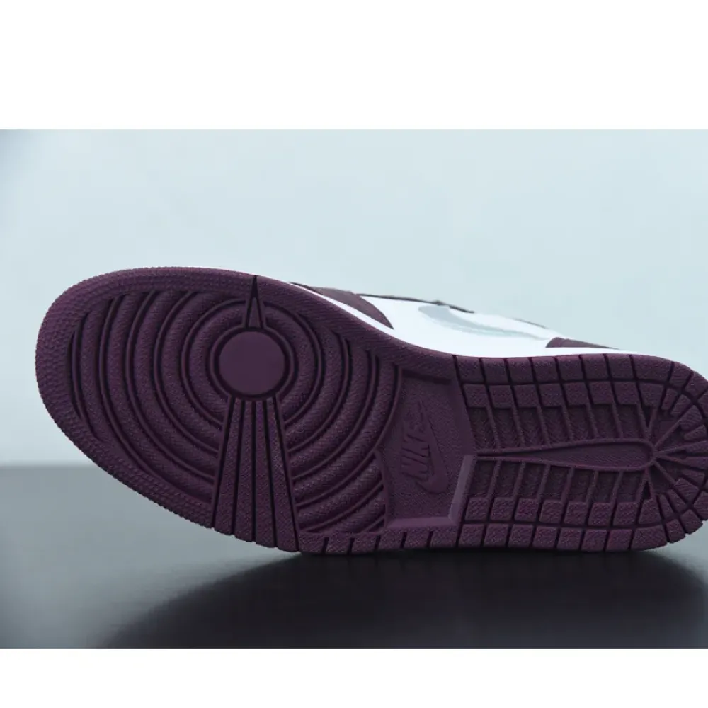 Air Jordan 1 High OG Bordeaux/White-Metallic Silver 555088-611