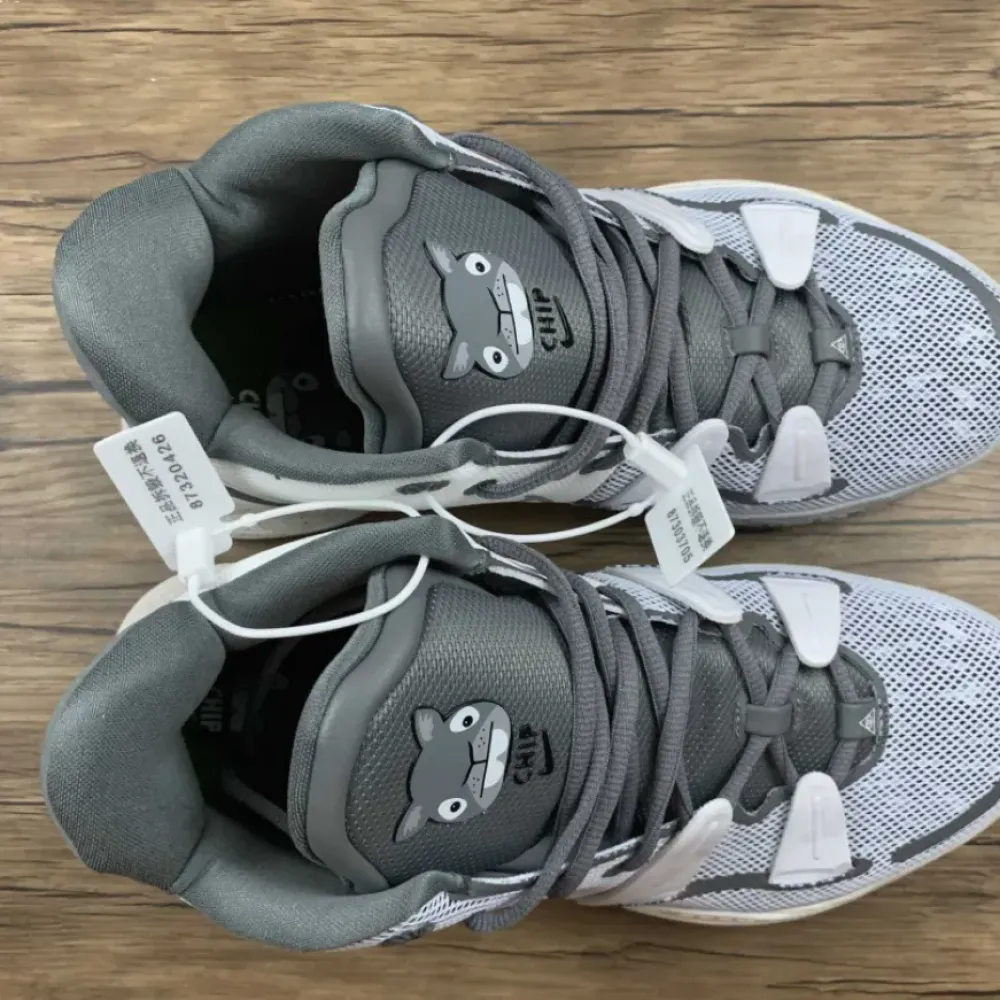 Nike Kyrie 7 “Chip” Light Smoke Grey  DB5624-011