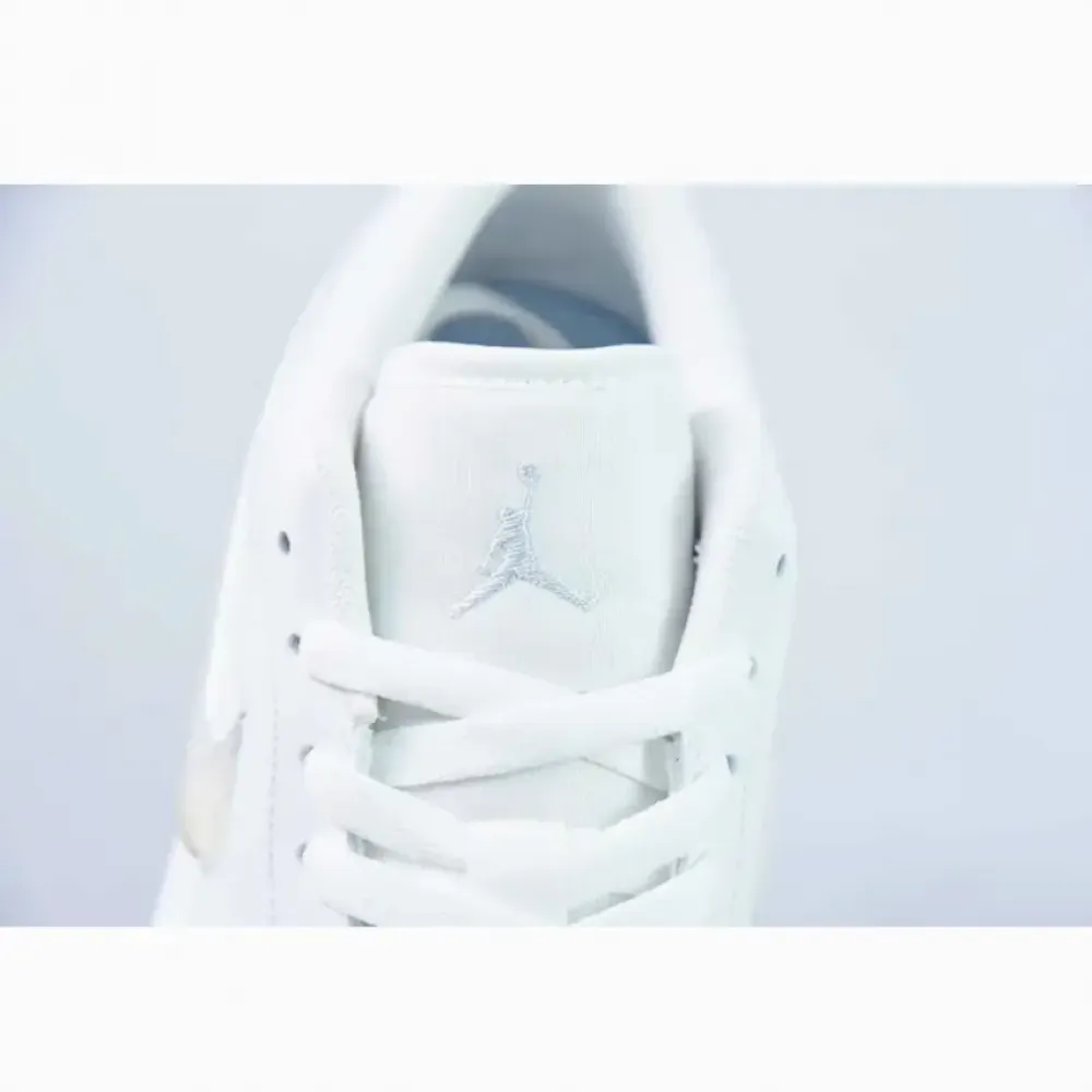 Air Jordan 1 Low ‘Glitter Swoosh’ White  FQ9112-100