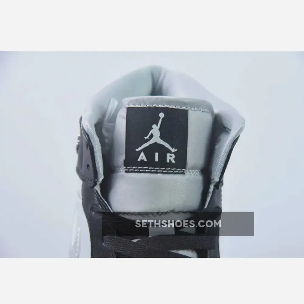 Air Jordan 1 Mid SE “Black Chrome”  FB9892-002