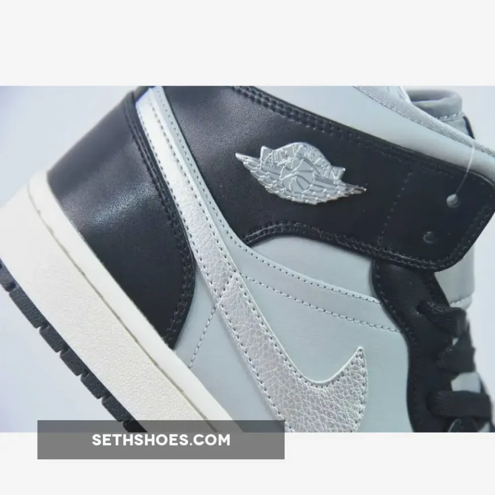 Air Jordan 1 Mid SE “Black Chrome”  FB9892-002