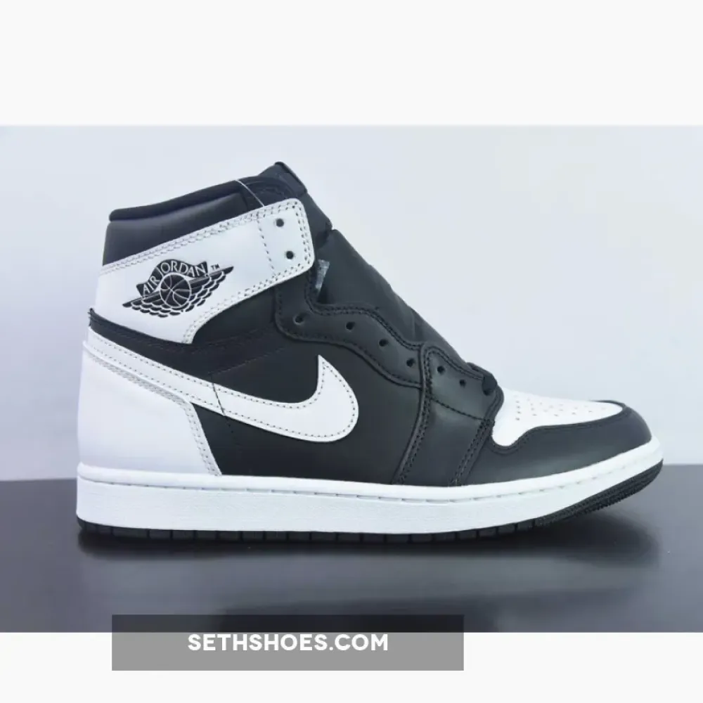 Air Jordan 1 High OG ‘Reverse Panda’  DZ5485-010