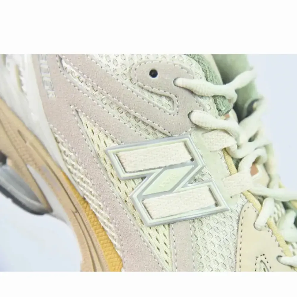 Auralee x New Balance 1906R Bone White M1906RAU