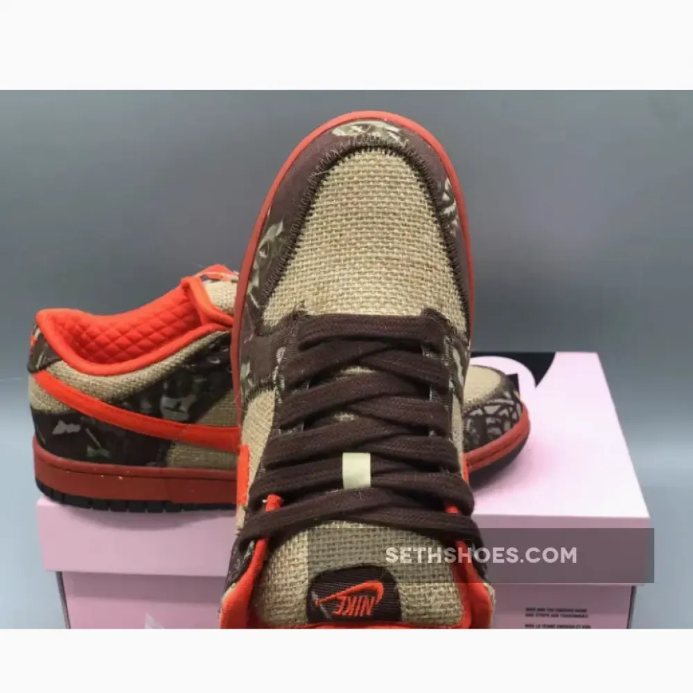 Nike SB Dunk Low “Hunter Reese Forbes” 304292-281