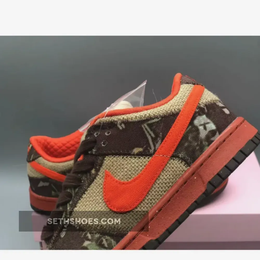 Nike SB Dunk Low “Hunter Reese Forbes” 304292-281