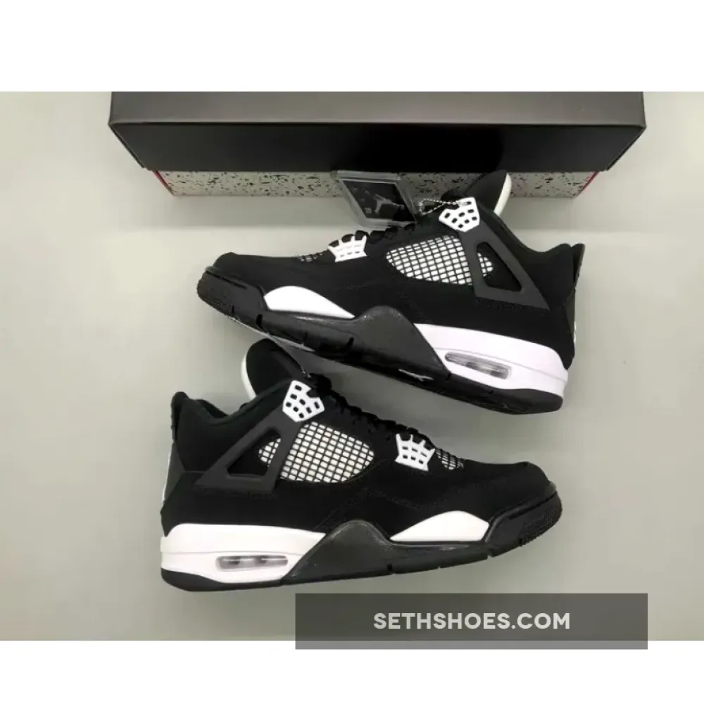 Air Jordan 4 “White Thunder” FQ8138-001