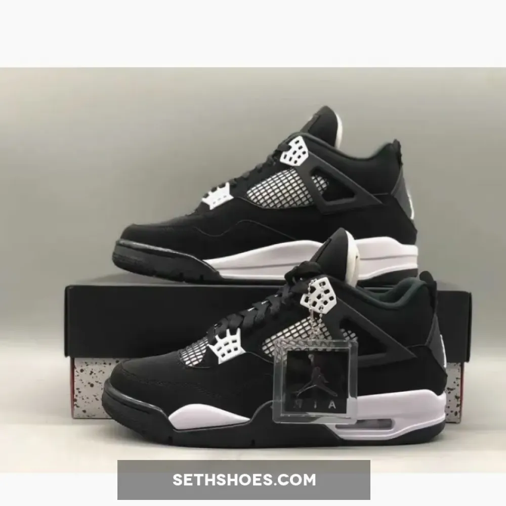 Air Jordan 4 “White Thunder” FQ8138-001